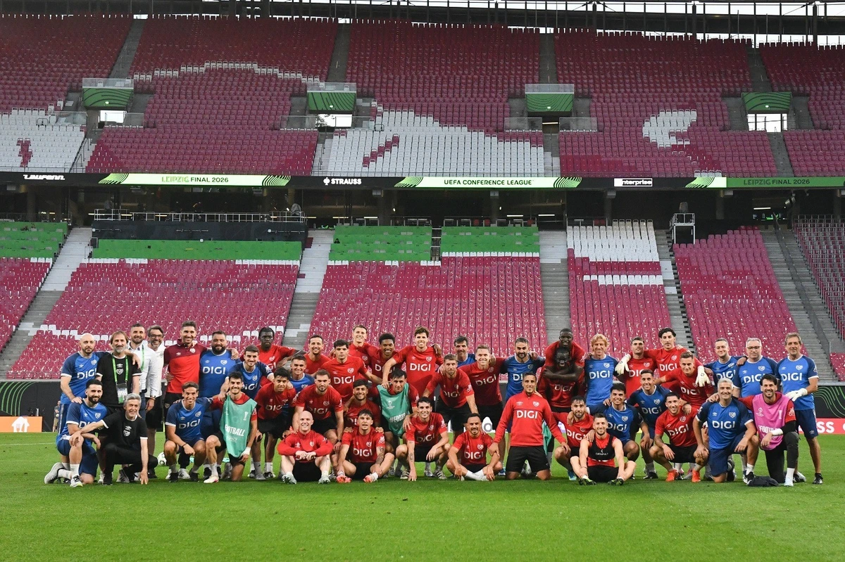 Napoleón, Bach y los 11.500 'locos' con los que el Rayo busca la inmortalidad en Leipzig: "Somos un grupo de amigos que vinimos a jugar una final"