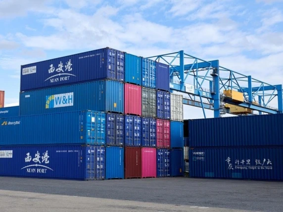 Ue pronta ad alzare dazi e quote alla Cina: Bruxelles ora teme una minaccia «esistenziale» per l’industria europea