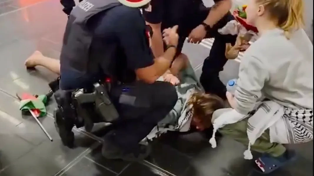 Nicht nur in Spanien: Festnahme! Ösi-Polizei überwältigt Gaza-Segler