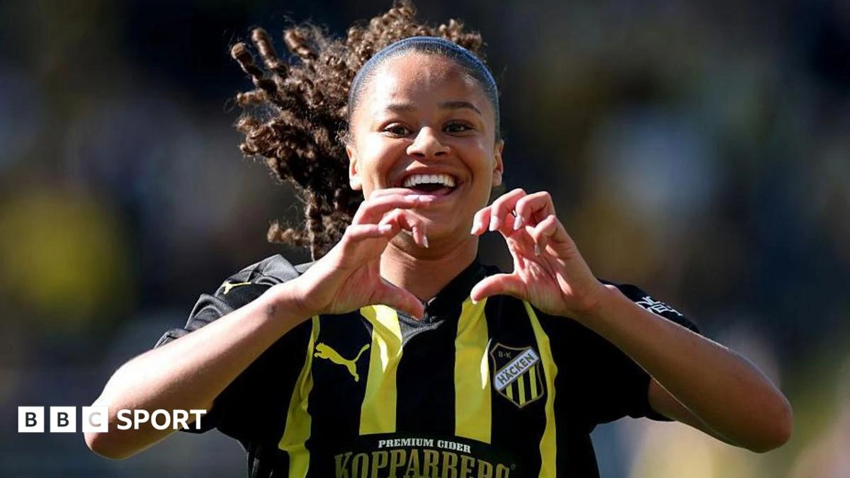 Real sign Schroeder in 'most expensive' women's transfer