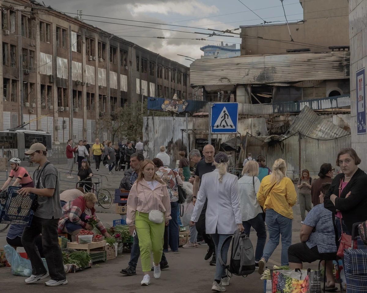 ‘It looks like Chornobyl’: peril of living in Kyiv’s most bombed neighbourhood