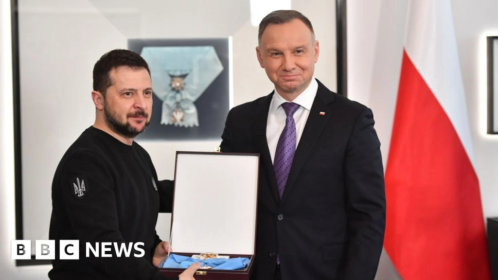 Zelensky returns highest Polish honour after award stripped