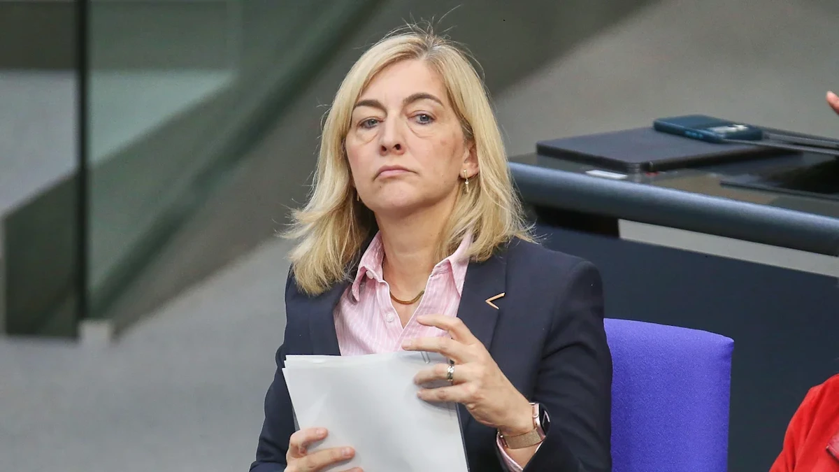 Heftige Kritik an Pflegereform: Gesundheitsministerin Nina Warken wehrt sich