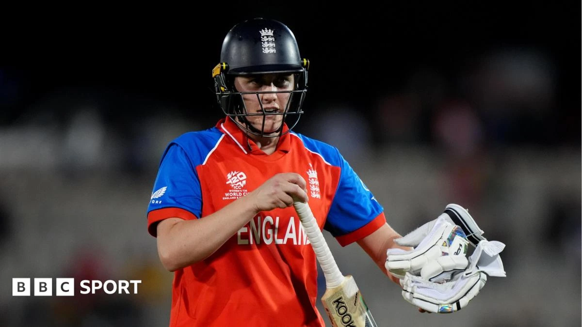 England beat Ireland but Sciver-Brunt in injury scare
