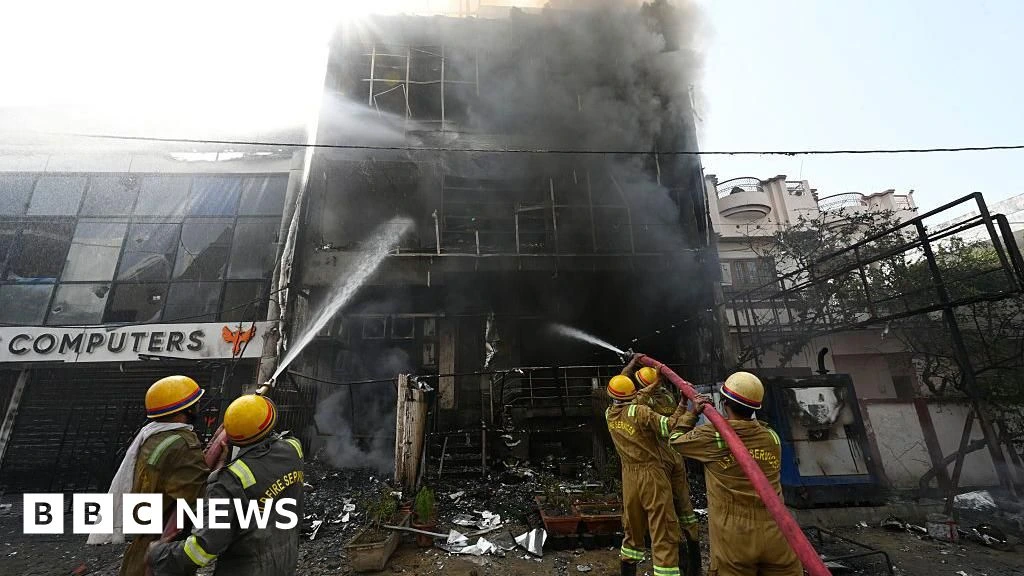 Inquiry ordered after building fire kills 15 in north India city