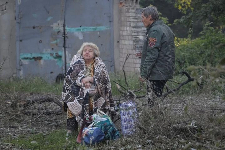 "Todo está en llamas": al menos 10 muertos y 104 heridos en el mayor ataque en meses de Rusia a Ucrania