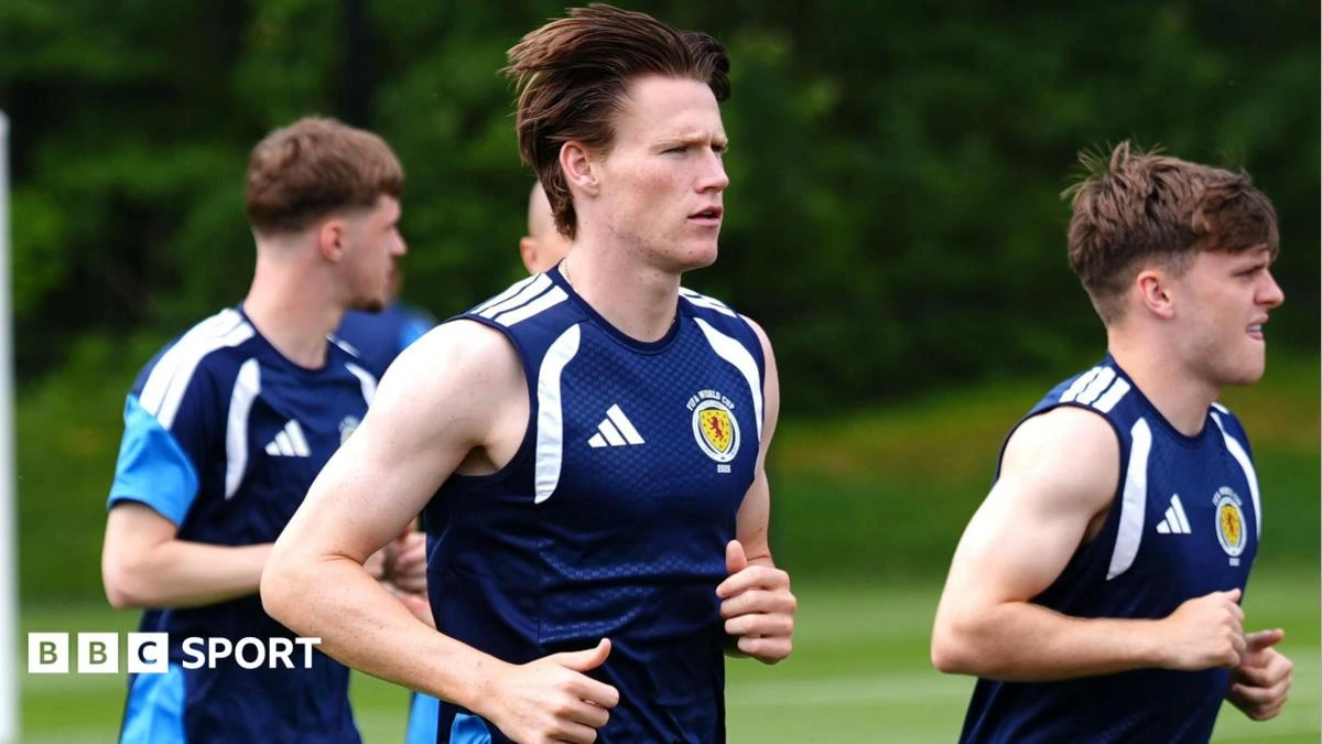 Scotland's McTominay trains after stomach upset