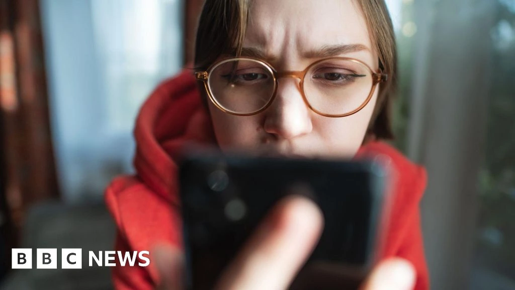 Financial losses from scams hit £1.3bn a year as criminals turn to AI