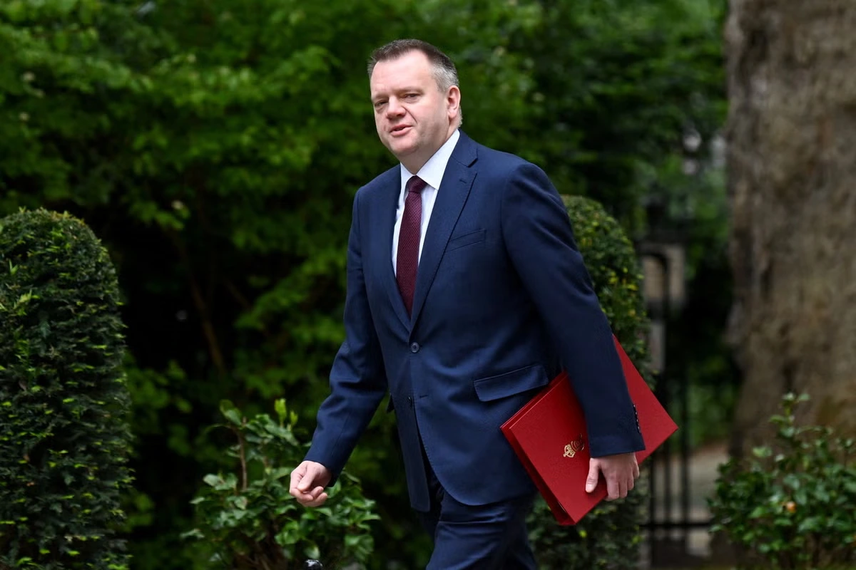 ‘No evidence of wrongdoing found’ after minister’s text exchange