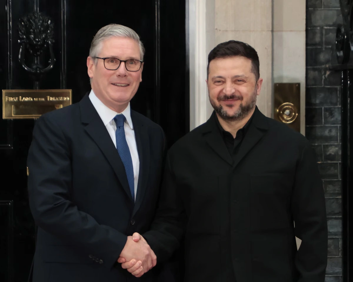 Zelenskyy meets key allies in London aiming to build on strikes on Russia