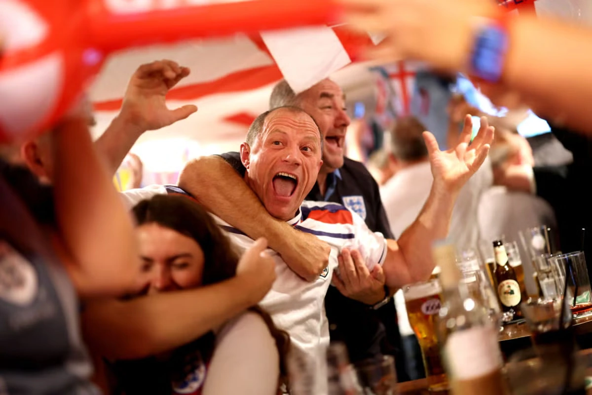 UK councils told to ignore ‘fun police’ and approve as many World Cup beer garden screenings as possible