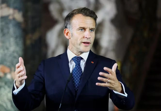 Emmanuel Macron appelle à se « méfier » des sondages prédisant la victoire de Marine Le Pen en 2027
