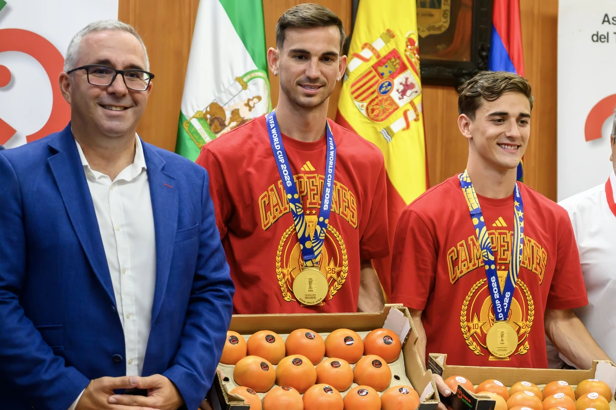 Tomates, 'Sanfermines' y botellas de vino: así están siendo las vacaciones de los campeones