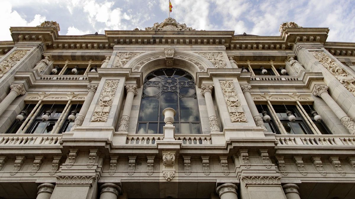La banca endurece la oferta de crédito en el segundo trimestre y la demanda sigue a la baja por la guerra en Irán