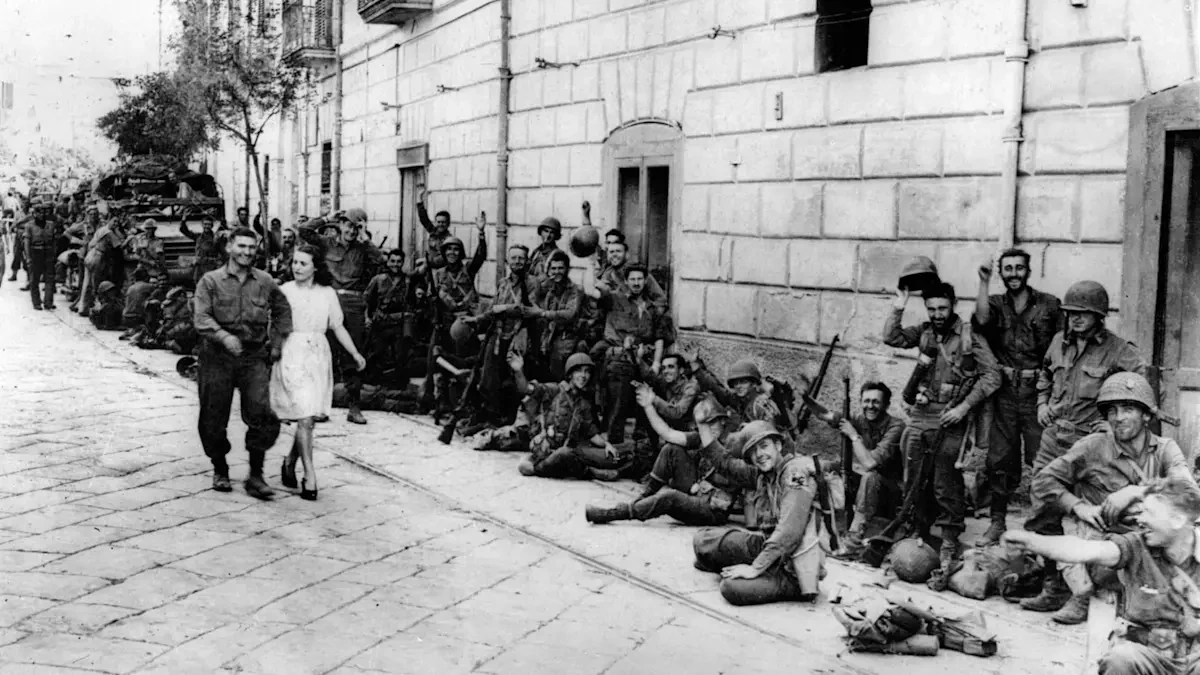 Noch ein Tag Leben, bevor sie gegen die Deutschen in den Krieg müssen