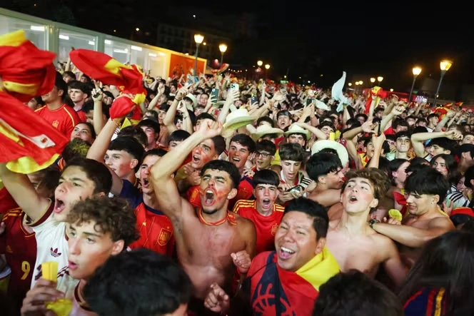 Coupe du monde 2026 : une nuit de fête en Espagne après la qualification de la Roja en finale
