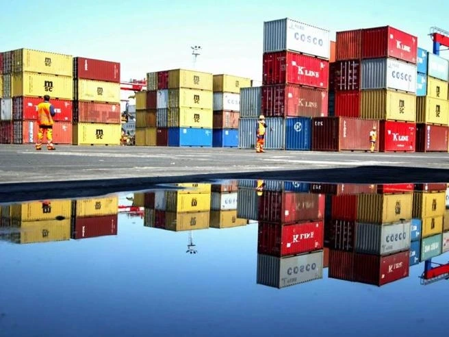 Nuovi dazi Usa, tra il 10 e il 12,5% e imposti su 60 Paesi (anche dell'Ue)