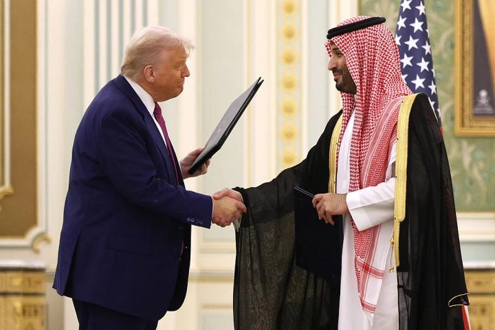 EEUU y Arabia Saudí sellan un histórico acuerdo nuclear que agita el tablero de Oriente Medio