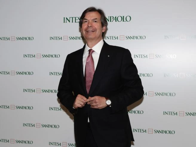 Intesa Sanpaolo «miglior semestre della storia» con 5,6 miliardi di utile. Il ceo Messina: «Con Mps gruppo ancora più solido»