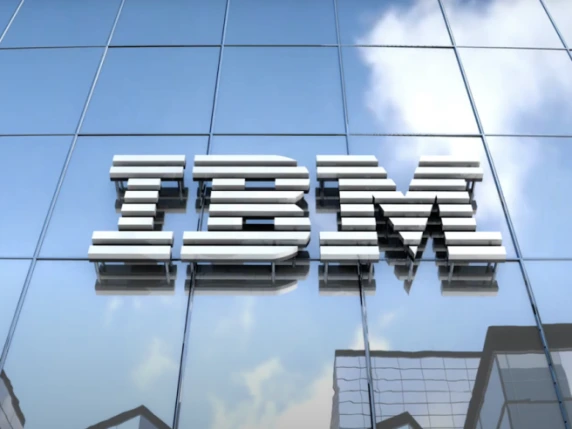 Ibm perde 70 miliardi a Wall Street dopo l’allarme sull’impatto dell’Ai: il titolo crolla del 25%