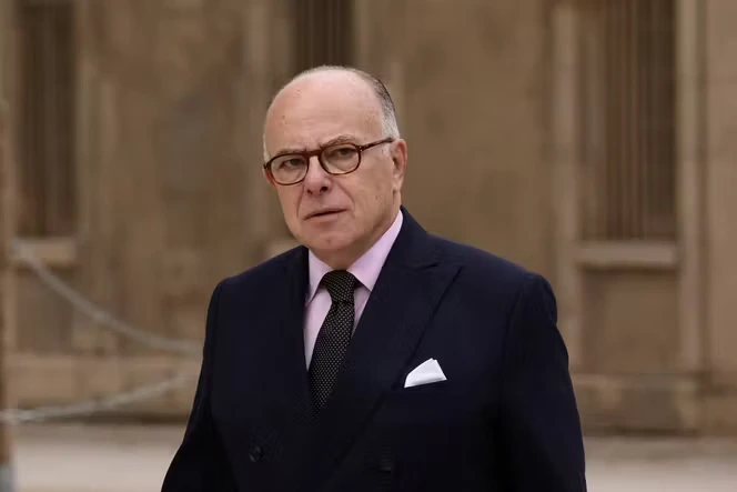 Présidentielle 2027 : Bernard Cazeneuve se déclare candidat dans un entretien au « Parisien » et décline la primaire socialiste