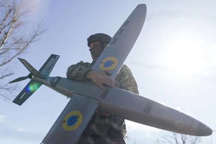 El arma silenciosa con la que Ucrania está obligando a Rusia a proteger miles de kilómetros de territorio