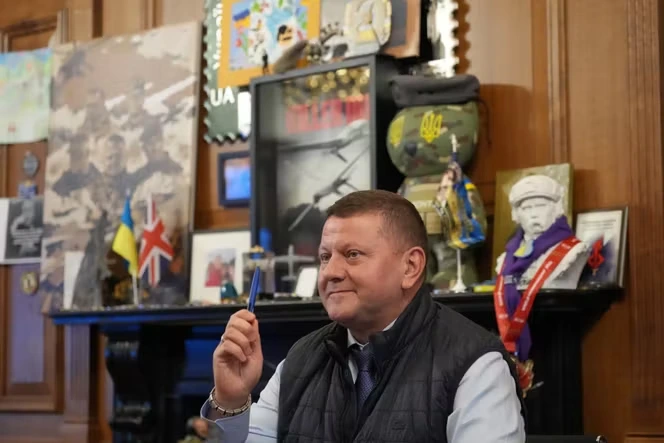 Ukraine : le général Valeri Zaloujny s’impose en figure incontournable de la politique nationale