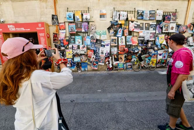 Au Festival d’Avignon, les résultats stables du « off » ne masquent pas les inquiétudes des compagnies