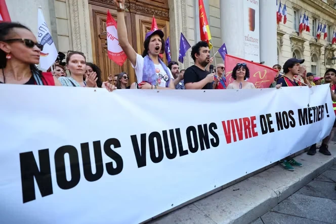 Au Festival d’Avignon, les programmateurs confrontés aux restrictions budgétaires : « Notre difficulté n’est pas de trouver des spectacles de qualité, mais de survivre »