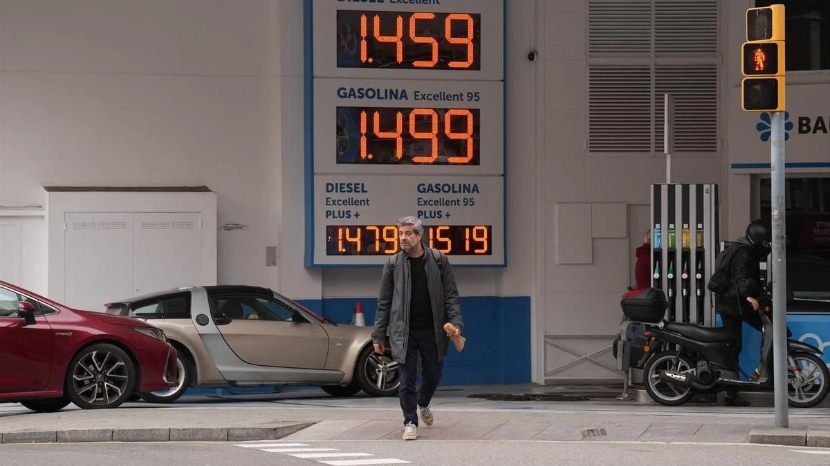 El precio de venta de los carburantes subirá más de seis céntimos por litro este sábado