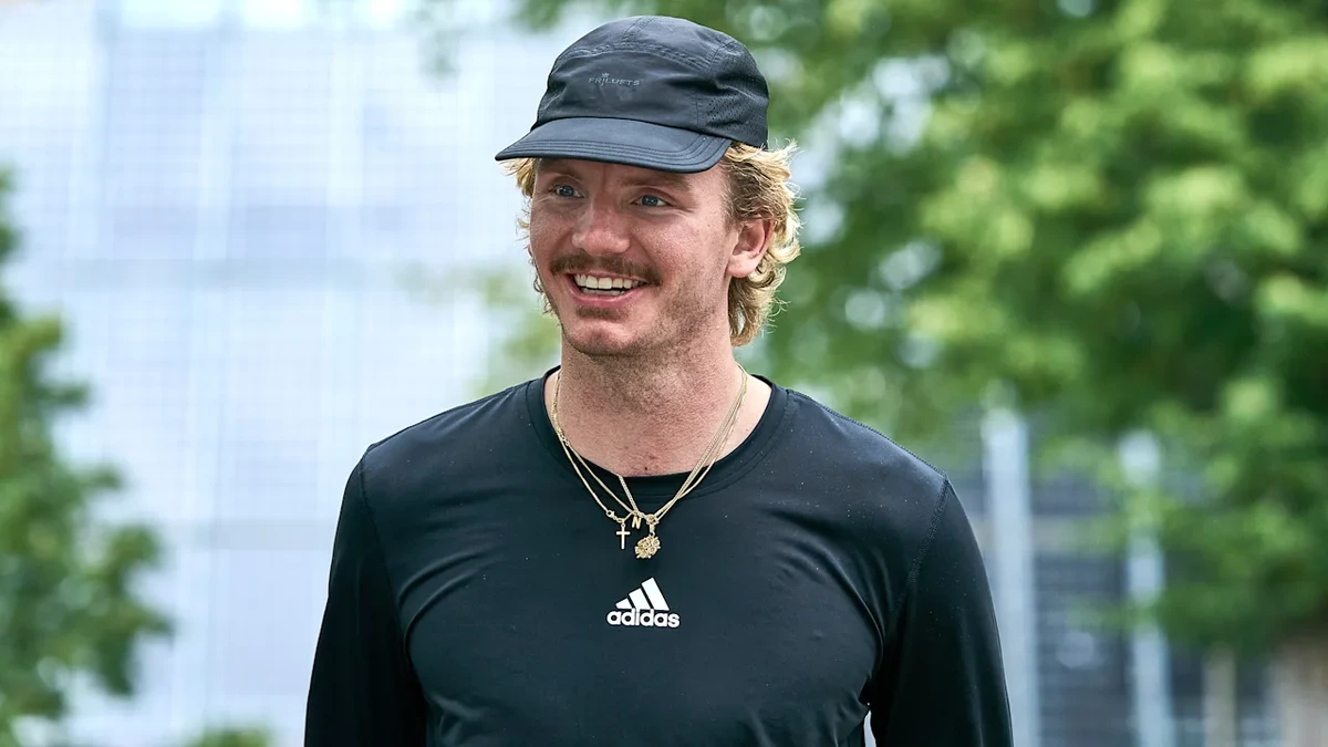 Werder Bremen: Überraschung! Nick Woltemade am Weserstadion aufgetaucht