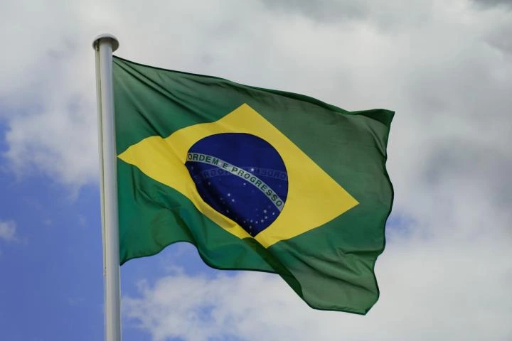 Al menos cinco muertos y graves destrozos por un temporal con vientos de más de 100 km/h en Brasil