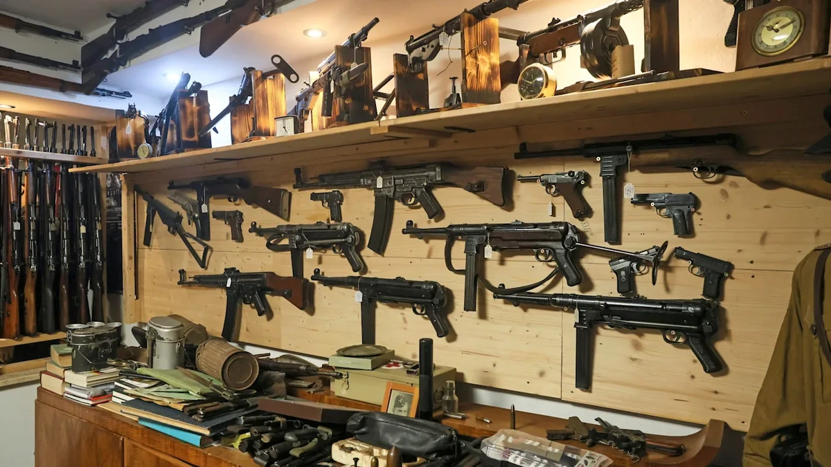 Trotz erdrückender Beweise: Mutmaßlicher Waffen-Mafia-Boss lässt Straf-Deal platzen