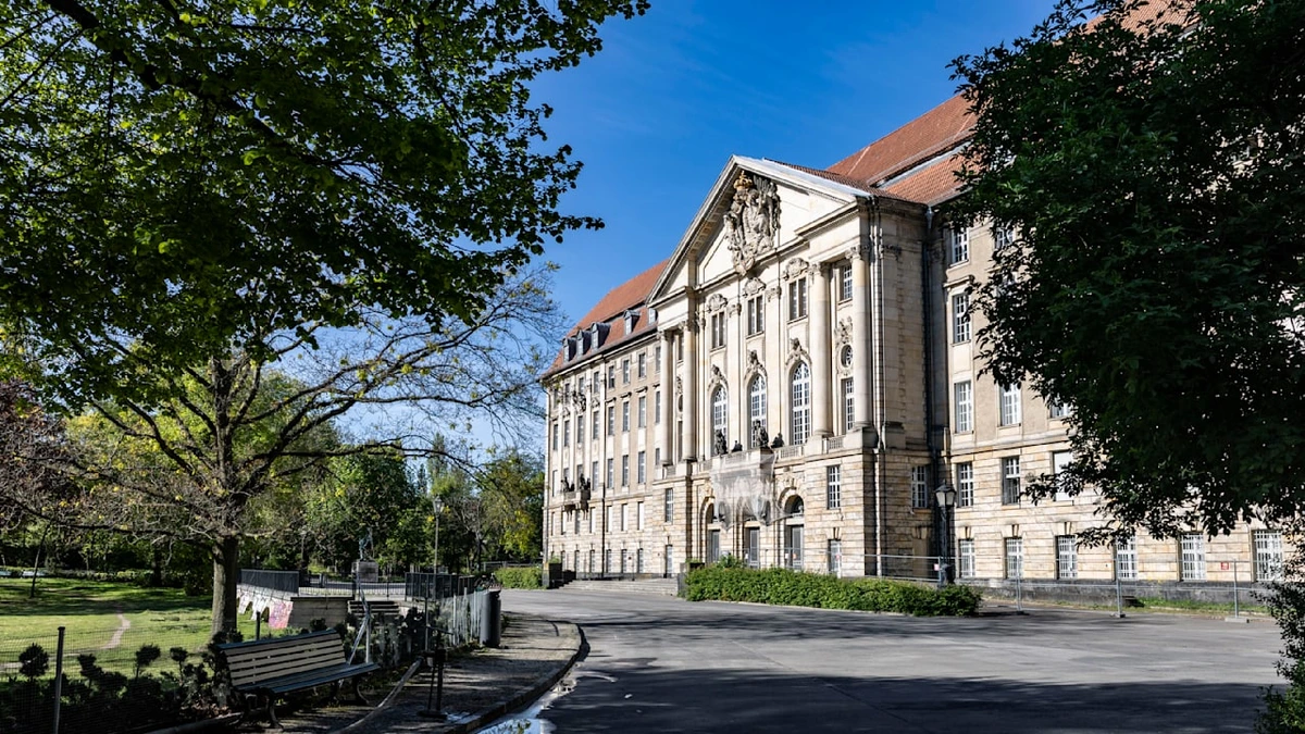 ChatGPT als Anwalt: Mann zieht mit KI vor Gericht