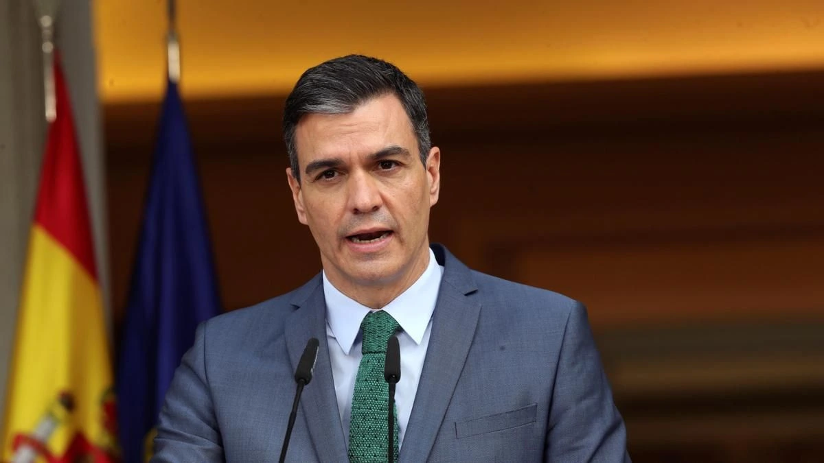 El PSOE mantiene su apoyo a la inocencia de Zapatero tras su entrevista en TVE y el PP la considera “una tomadura de pelo”