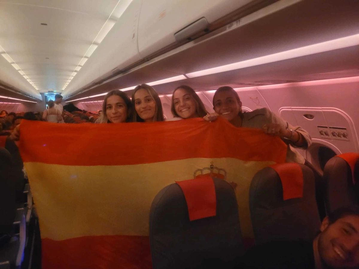 La emoción de vivir la Final del Mundial desde el cielo: "Mis amigas y yo nos vamos a tatuar el escudo y la fecha de la victoria"