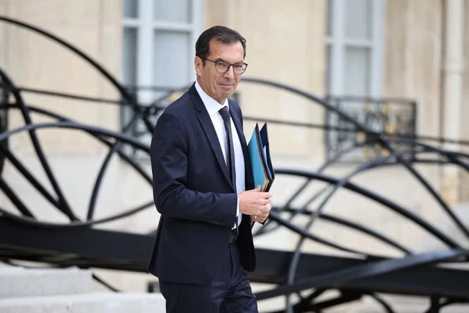 Les régions vent debout contre les coupes budgétaires dans l’apprentissage et la formation