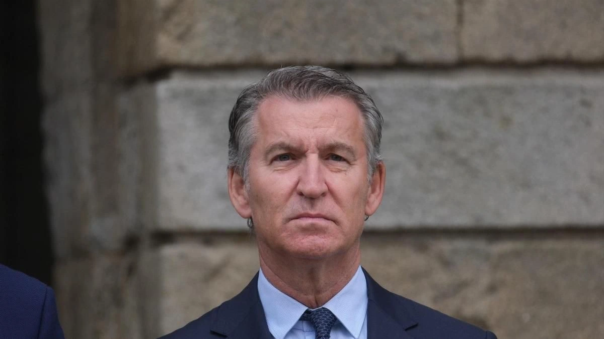 PP y Vox cargan contra el Gobierno por la llegada de miles de personas a Ceuta y la vinculan con la regularización de migrantes