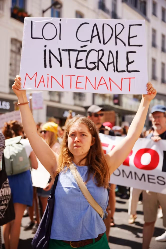 Dans le projet de loi sur la protection des enfants, l’objectif de réforme de l’aide sociale à l’enfance est passé au second plan