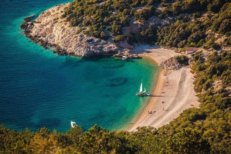 Estate in Croazia tra attività all'aperto, borghi storici e sapori locali