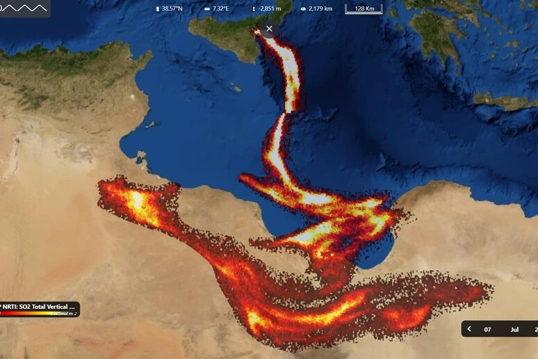 Etna, il 'respiro' del vulcano è arrivato fino al Nord Africa