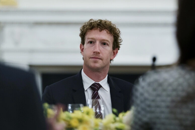 Mark Zuckerberg lancia una campagna all'insegna dell'ottimismo sull'IA