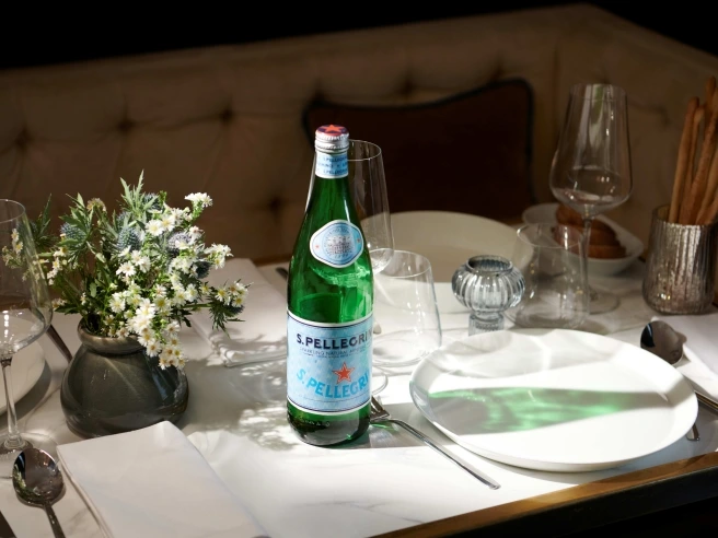 Nestlé vende il 50% di San Pellegrino, Levissima e Acqua Panna al fondo Platinum per 3 miliardi. La ceo Lienau: «Investiremo in Italia»