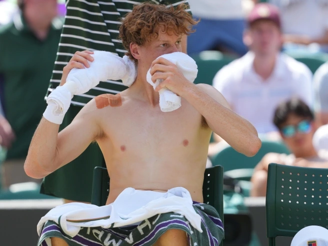 Sinner oggi contro Djokovic a Wimbledon, dalle 16.10. Su Londra c'è l'incognita caldo: «È l’ultima delle variabili che mi preoccupano»