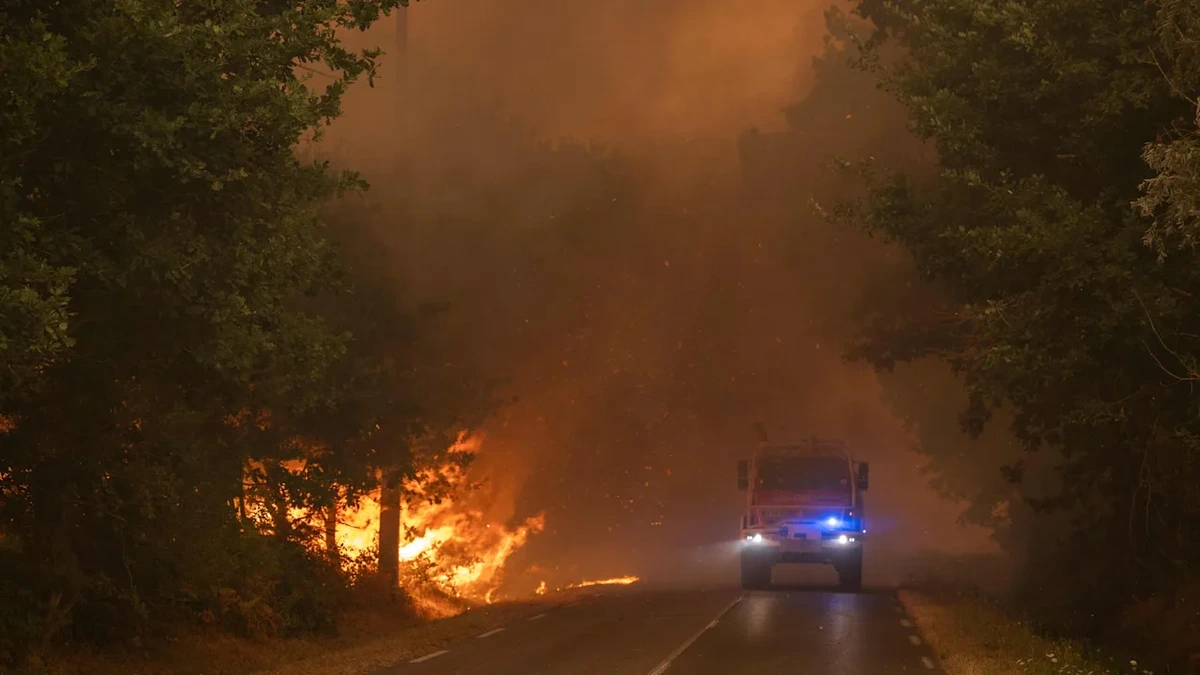 Evakuierung droht: Feuer nur noch 30 Kilometer vor Bordeaux