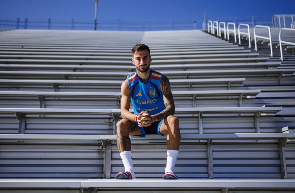 Álex Baena: "Muchos días llamé a mi madre llorando y le dije: 'hago la maleta, me voy, me quiero ir a casa con vosotros'"