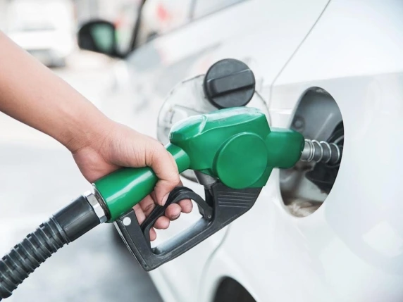 Caro carburanti, come funziona il nuovo sconto e quando si applica. Domande e risposte