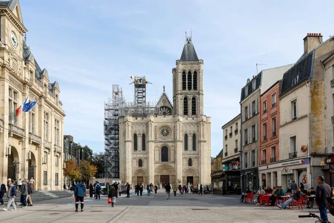 Chantier de la basilique Saint-Denis : après l’élection de Stéphane Bern, Bally Bagayoko dénonce une « rupture inédite »