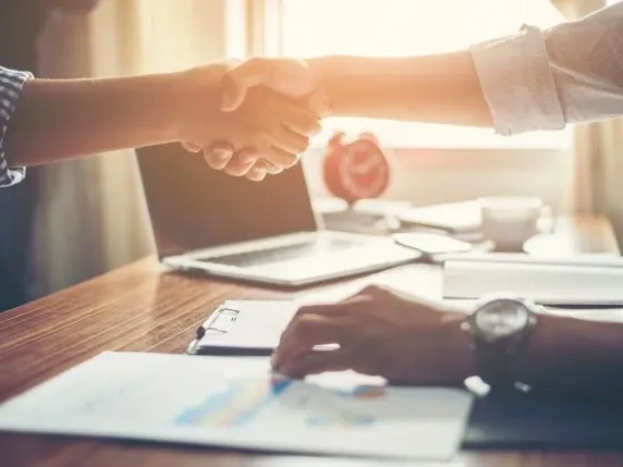 Salario giusto, c’è l’accordo tra le imprese: ecco come saranno scelti i «contratti leader»