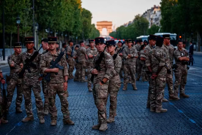 Défilé du 14-Juillet : le Conseil d’Etat rétablit le QR code obligatoire pour accéder aux Champs-Elysées
